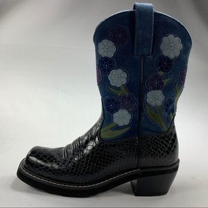 Ariat Women’s Baby Doll Faux Snakeskin w Suede